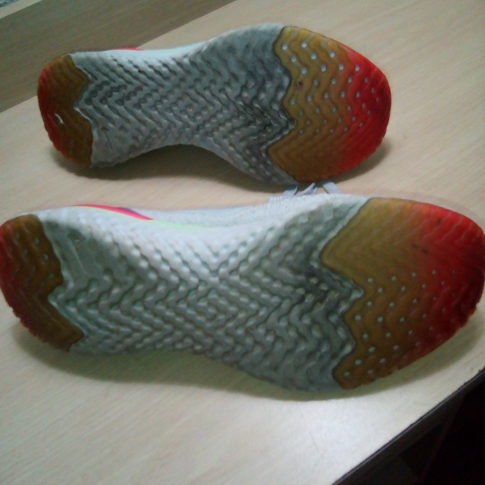 Nike - Picture 5 of 6